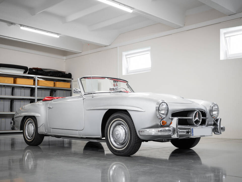 Image 2/39 of Mercedes-Benz 190 SL (1962)