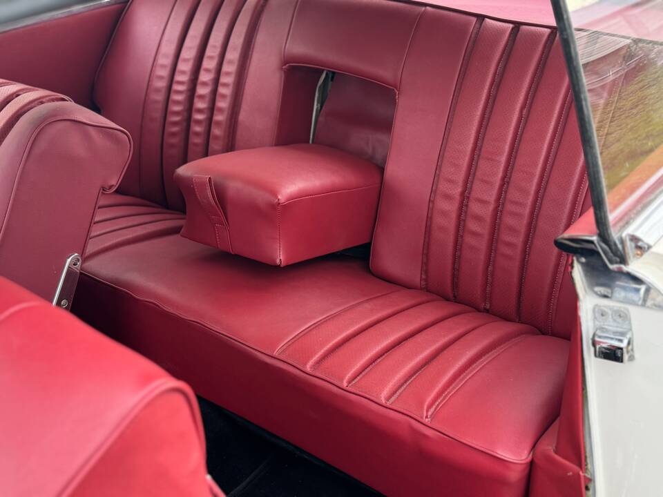 Image 20/132 of Mercedes-Benz 220 SE b (1963)