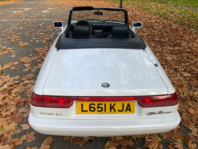 Image 26/50 of Alfa Romeo 2.0 Spider (1993)