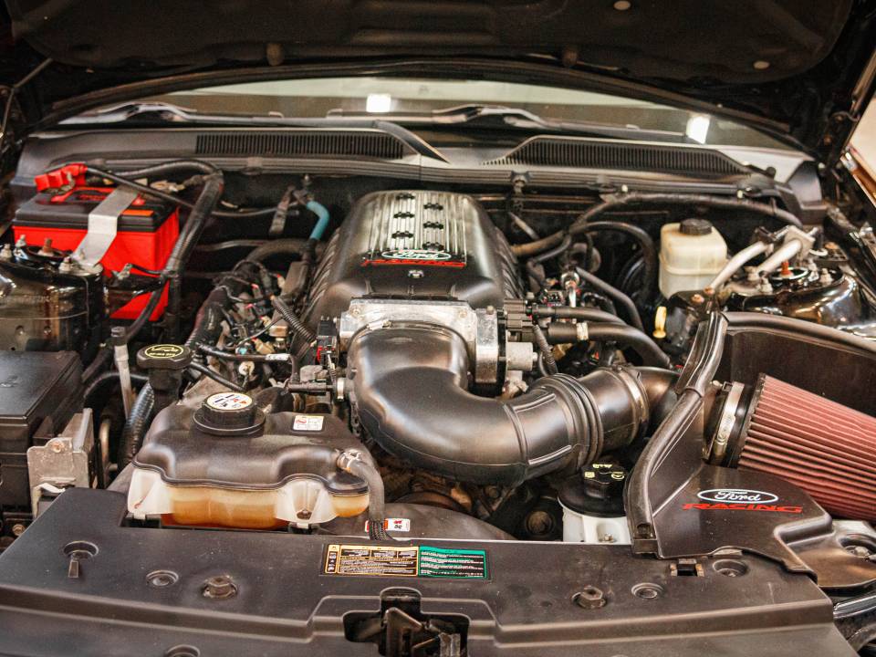 Image 26/49 of Ford Mustang GT (2006)