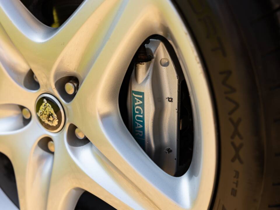 Image 10/43 of Jaguar XJR (2003)