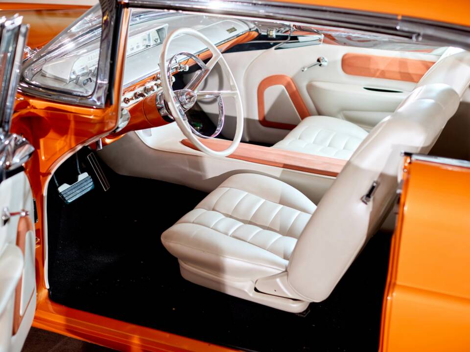 Image 16/34 of Lincoln Premiere Hardtop Coupé (1956)