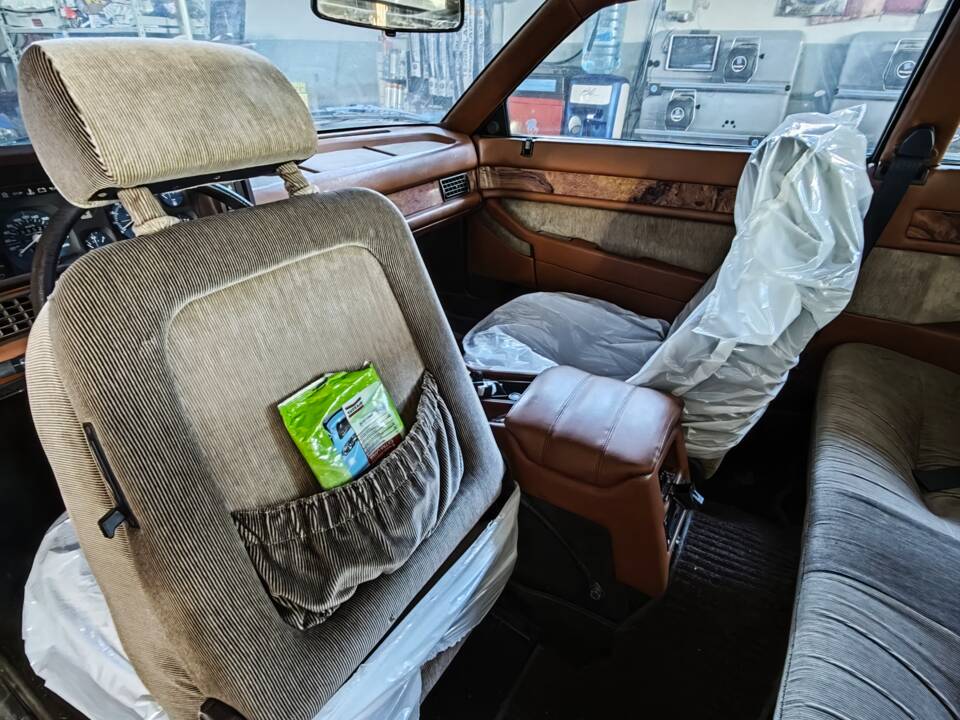 Image 16/18 de Maserati Biturbo (1984)