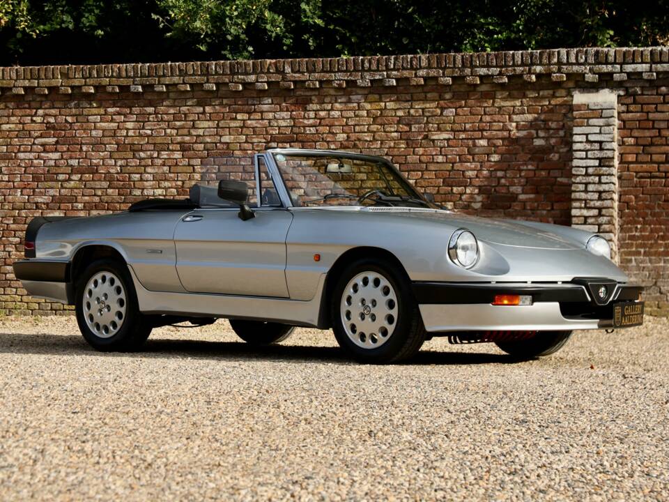 Image 34/50 de Alfa Romeo 2.0 Spider QV (1988)