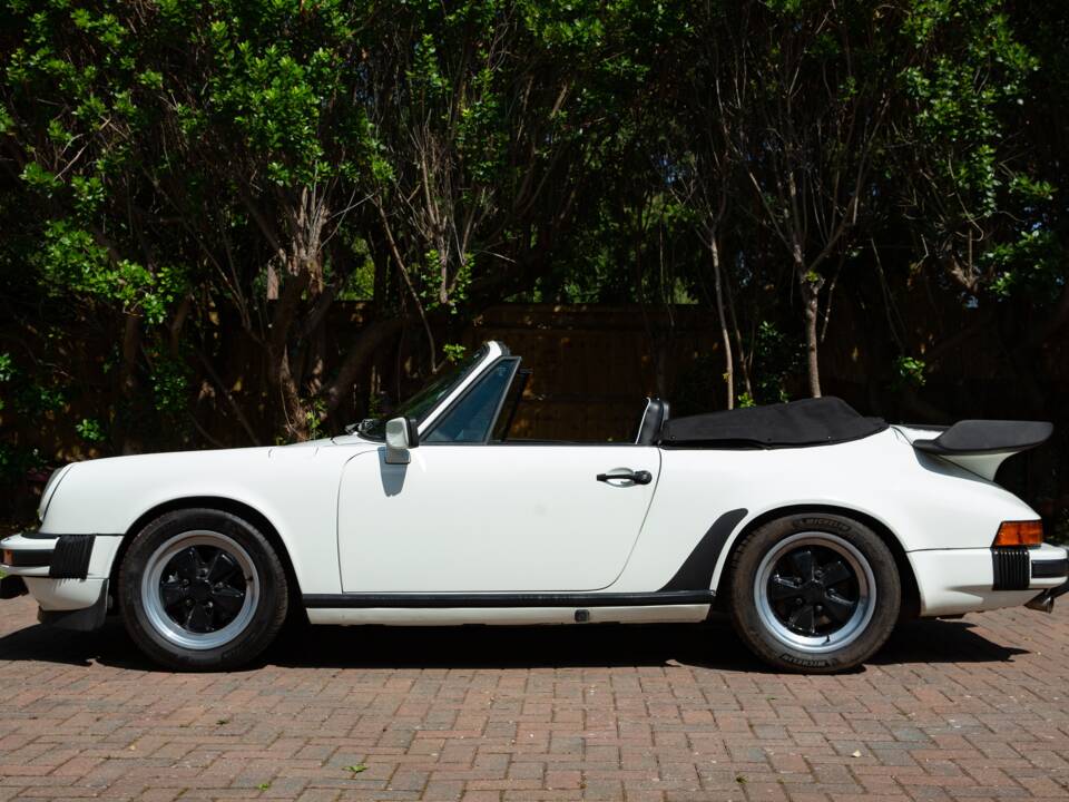 Image 2/35 of Porsche 911 SC 3.0 (1983)