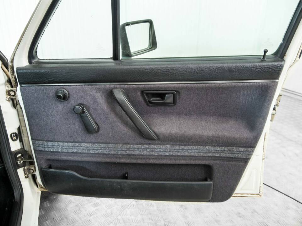 Immagine 35/46 di Volkswagen Jetta II 1.8 (1985)