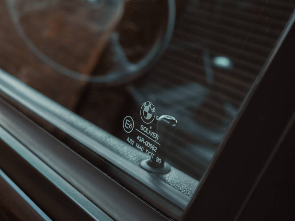 Image 33/42 of BMW 320is (1989)