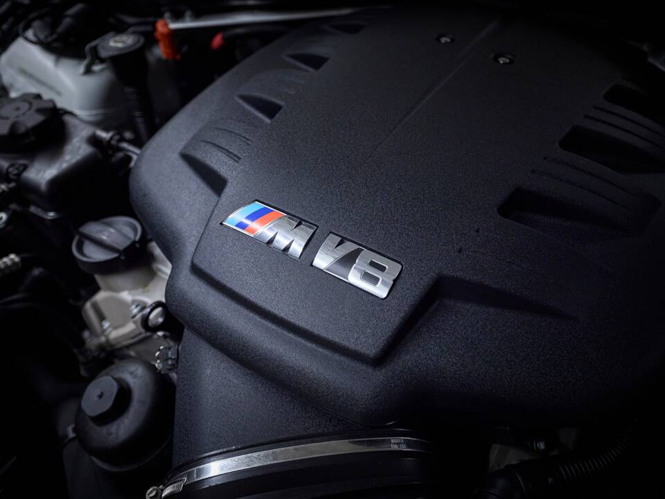 Image 88/100 of BMW M3 (2006)