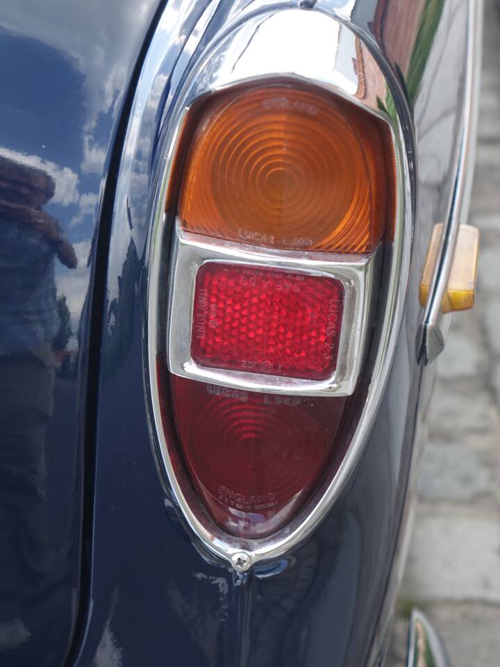 Image 27/28 of Rover 3.5 Litre Coupe (1973)