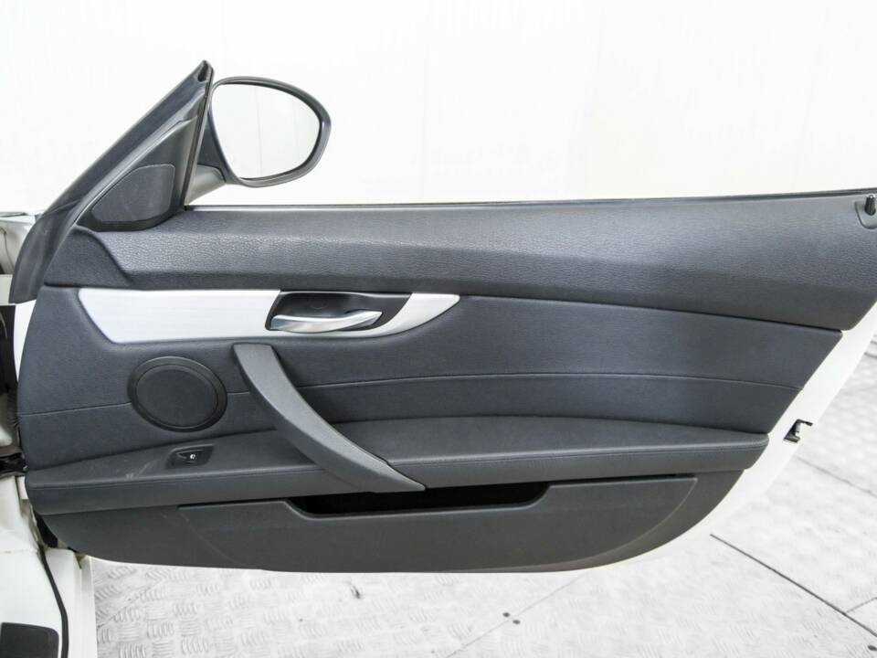 Image 20/50 of BMW Z4 sDrive23i (2010)