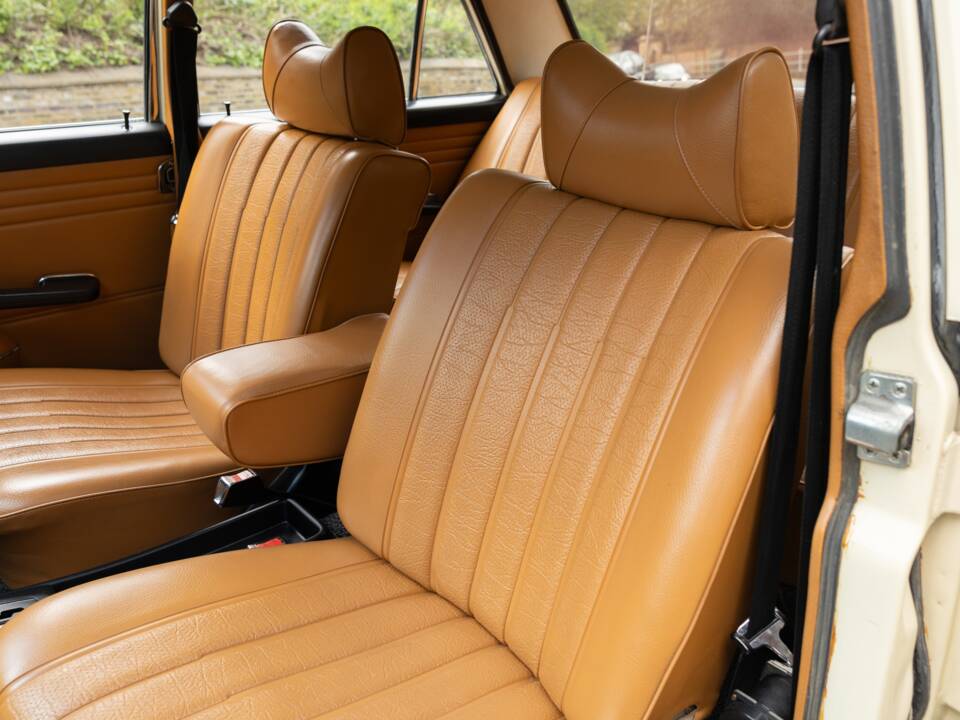 Imagen 29/40 de Mercedes-Benz 230/4 (1976)