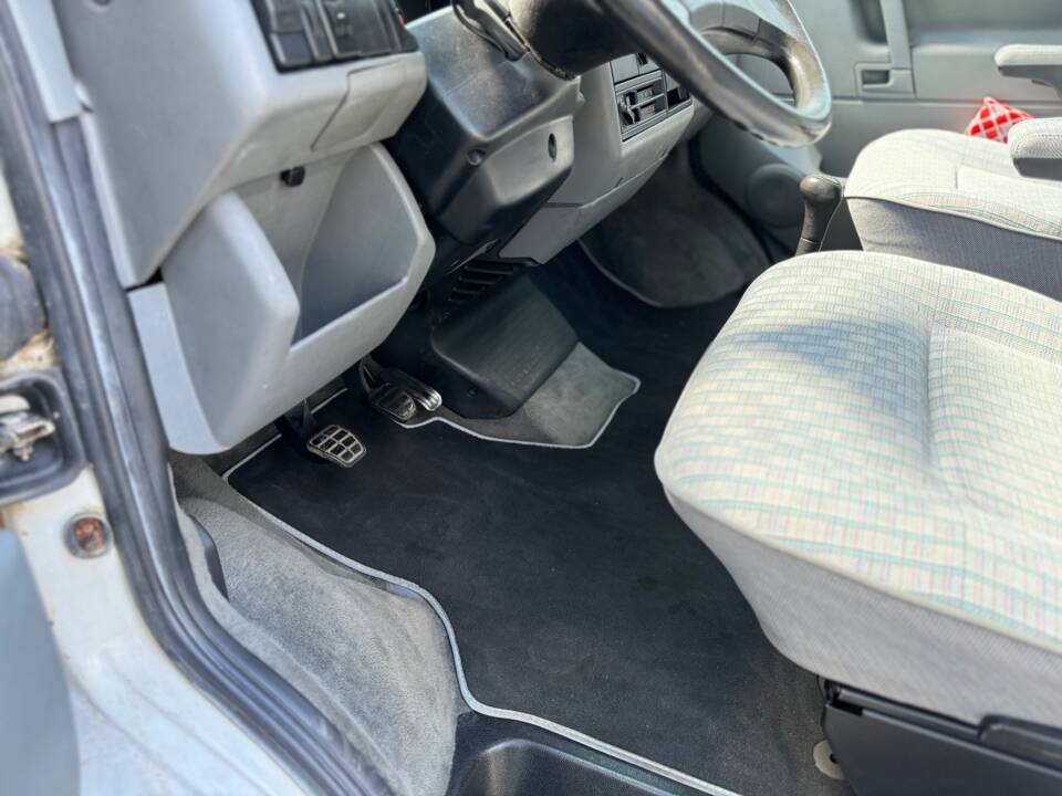 Immagine 36/36 di Volkswagen T4 Multivan 2.5 Syncro (1994)