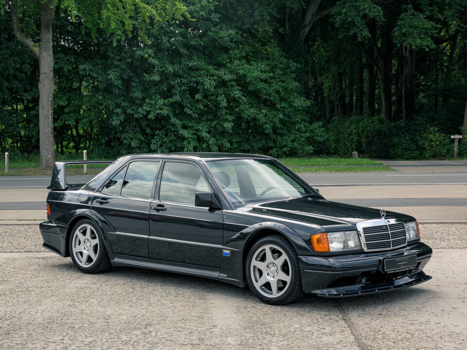 Bild 8/53 von Mercedes-Benz 190 E 2.5-16 (1991)