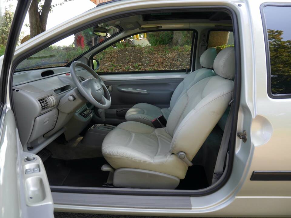 Bild 14/24 von Renault Twingo 1.2 (2000)