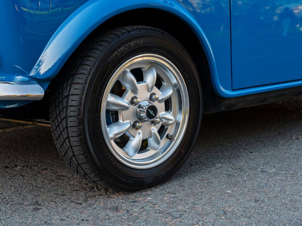 Imagen 10/28 de Rover Mini 1.3i (1995)