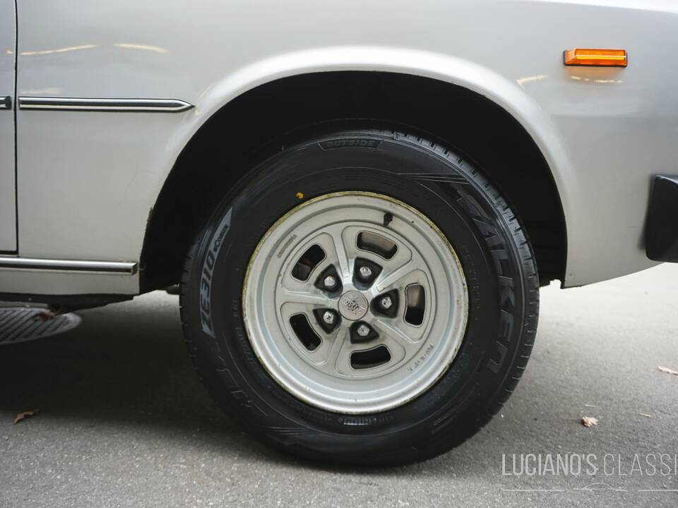 Image 31/66 of FIAT 130 Coupé (1972)