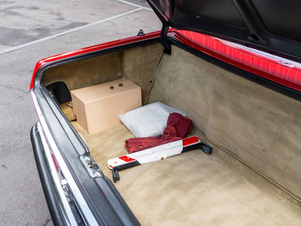 Image 20/59 of Mercedes-Benz 300 SL (1989)