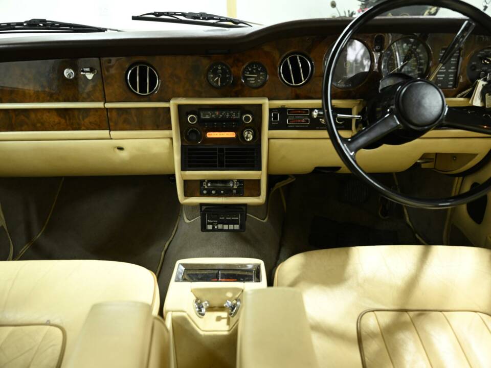 Bild 39/50 von Rolls-Royce Silver Shadow II (1980)