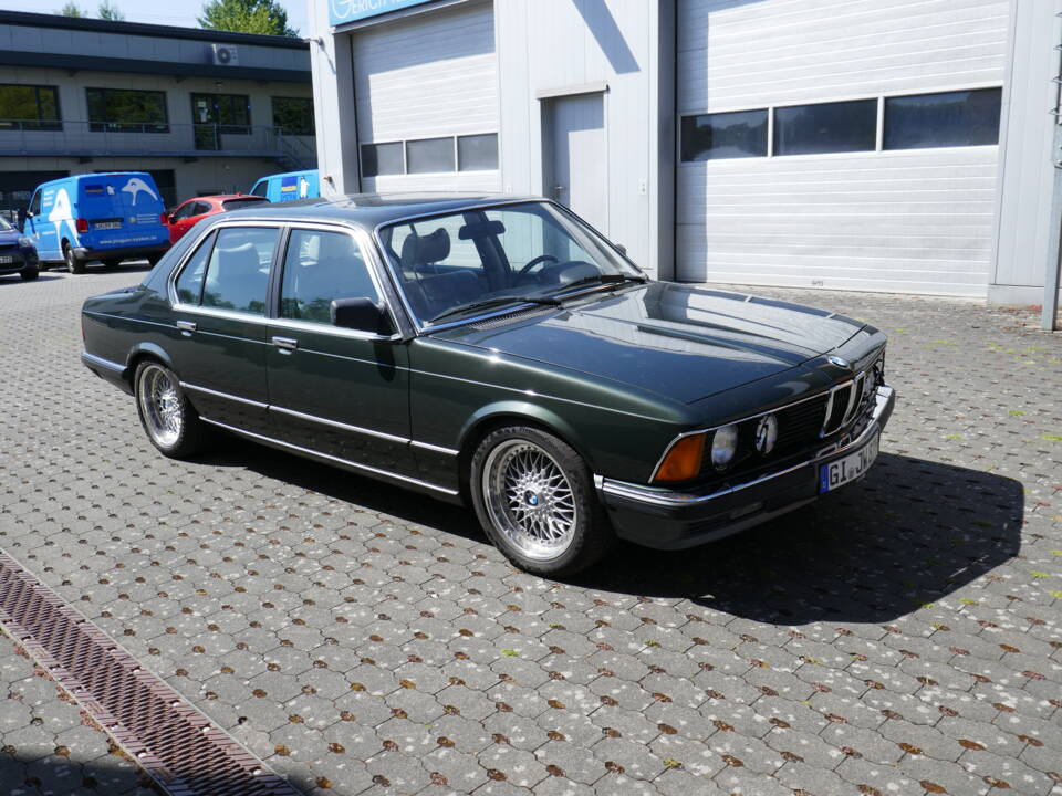Afbeelding 7/10 van BMW 735i (1986)