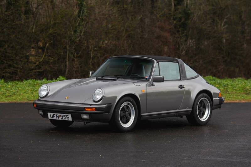 Image 13/50 de Porsche 911 Carrera 3.2 (1989)