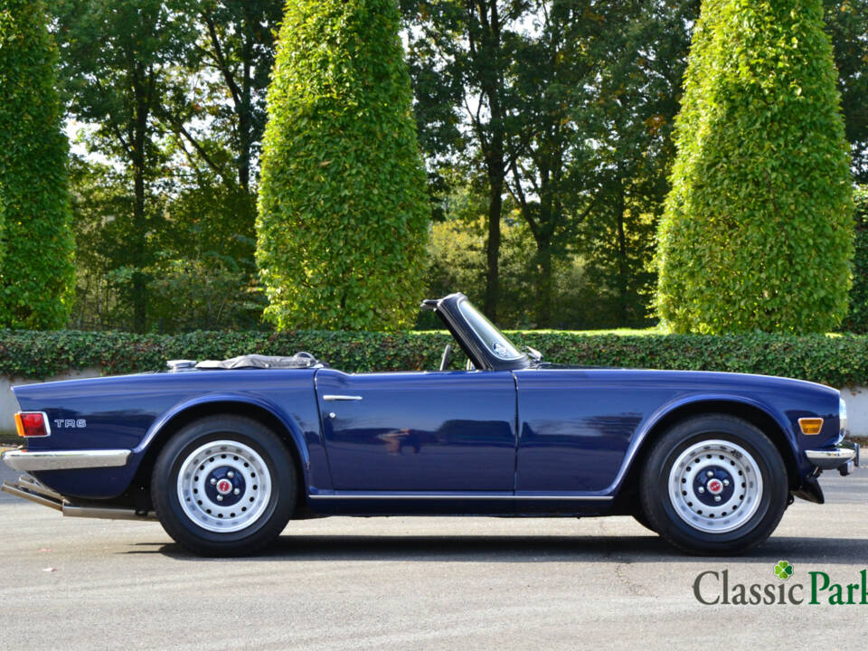 Image 18/50 of Triumph TR 6 (1975)