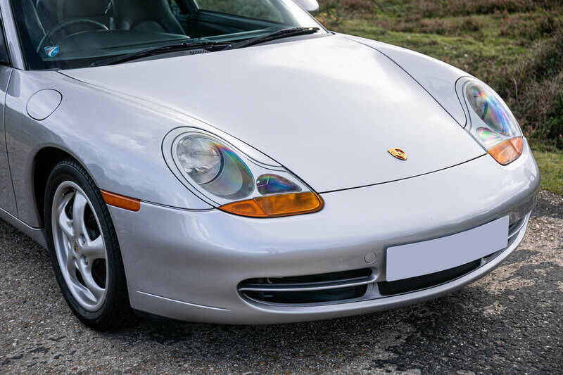 Image 8/39 of Porsche 911 Carrera (1998)