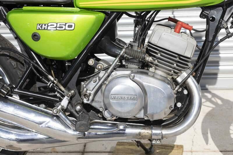 Image 6/37 of Kawasaki KH 250 (1977)
