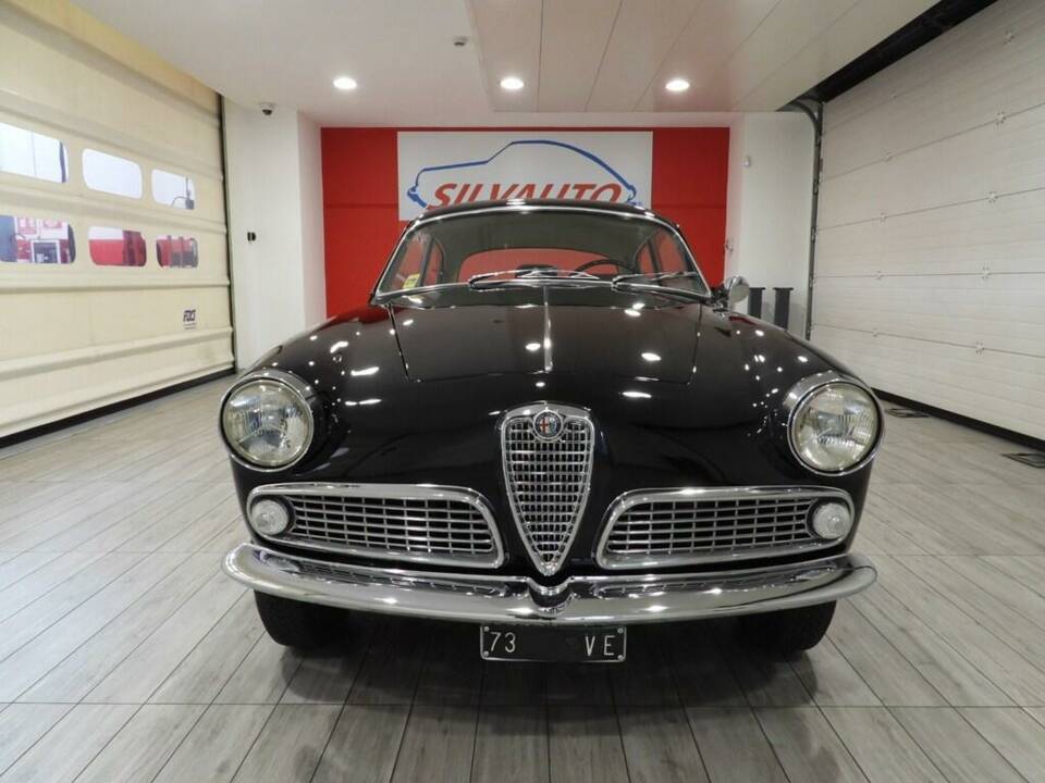 Image 2/15 of Alfa Romeo Giulia 1600 Sprint (1963)
