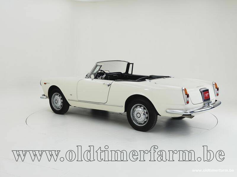 Image 4/15 de Alfa Romeo 2600 Spider (1963)