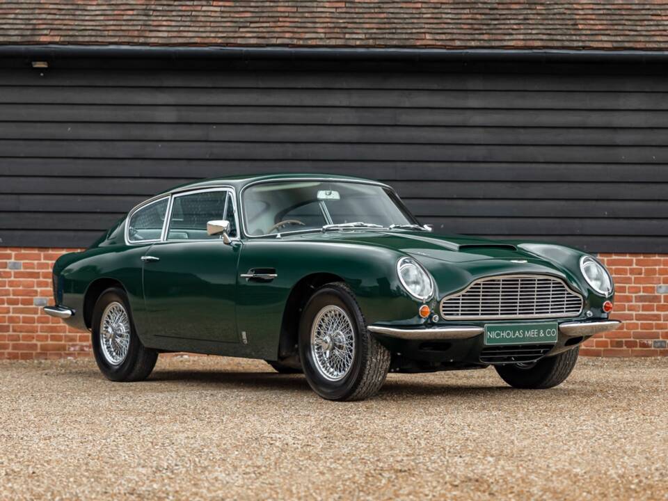 Afbeelding 2/50 van Aston Martin DB 6 (1967)