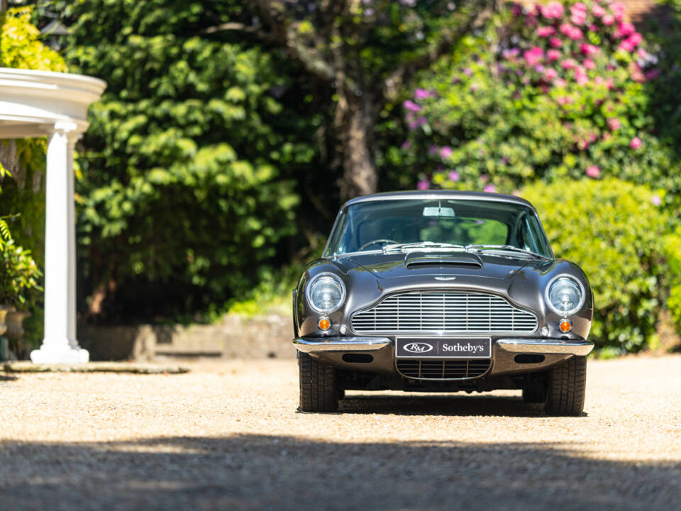 Bild 10/50 von Aston Martin DB 6 Vantage (1970)