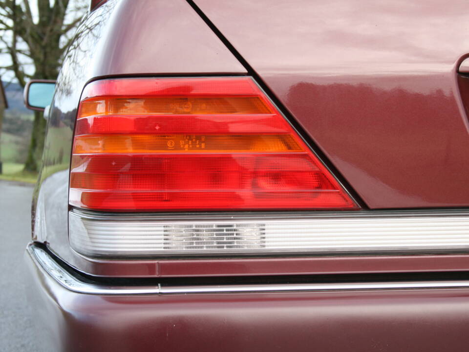 Image 21/69 de Mercedes-Benz 500 SE (1992)