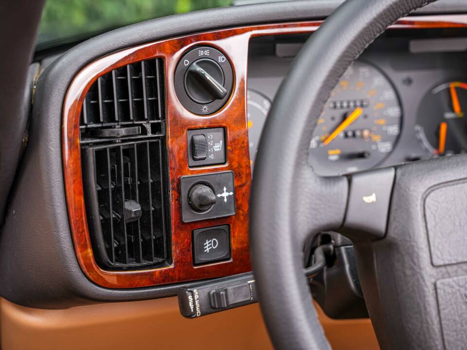 Image 57/89 of Saab 900 Turbo S 16V (1993)