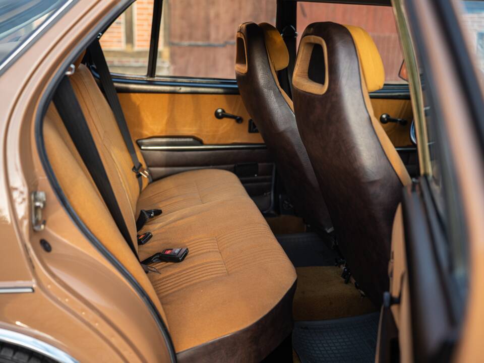 Image 42/84 de Saab 99 Combi Coupe (1976)