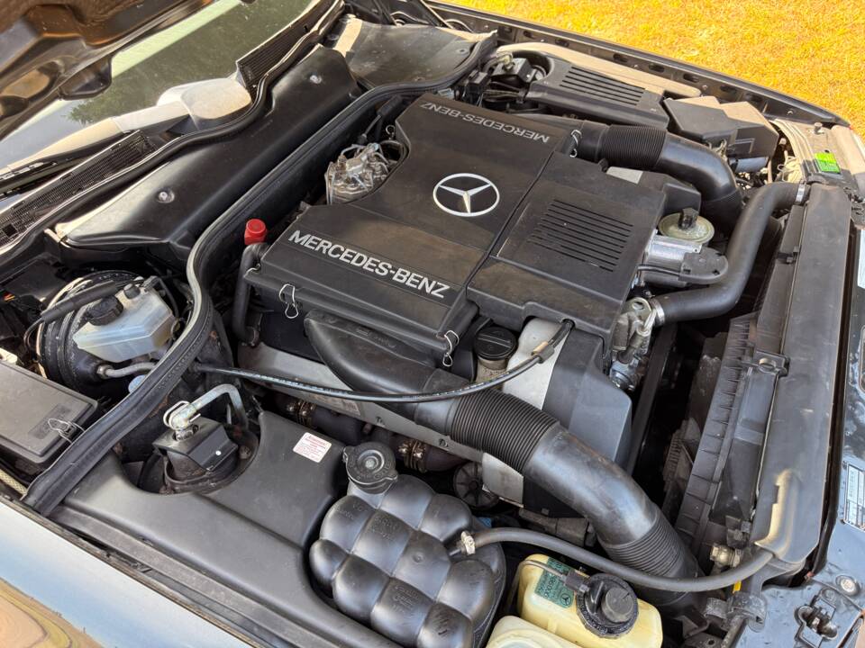 Immagine 28/29 di Mercedes-Benz 500 SL (1992)