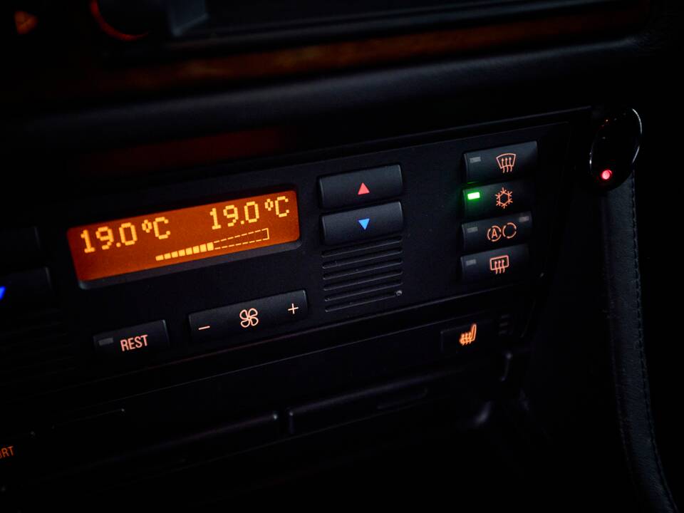 Image 78/99 of BMW M5 (2000)