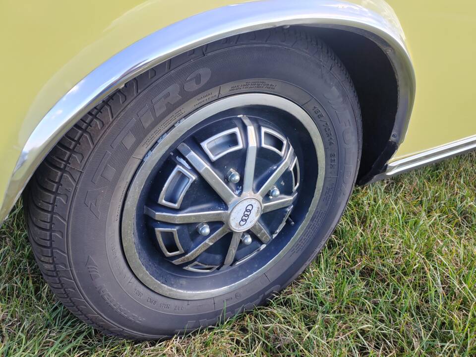 Image 39/54 of Audi 100 Coupe S (1971)