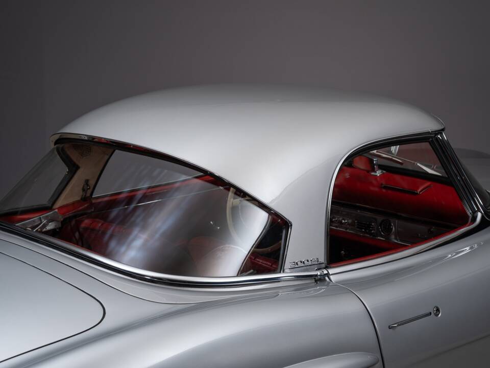 Image 21/47 of Mercedes-Benz 300 SL Roadster (1963)