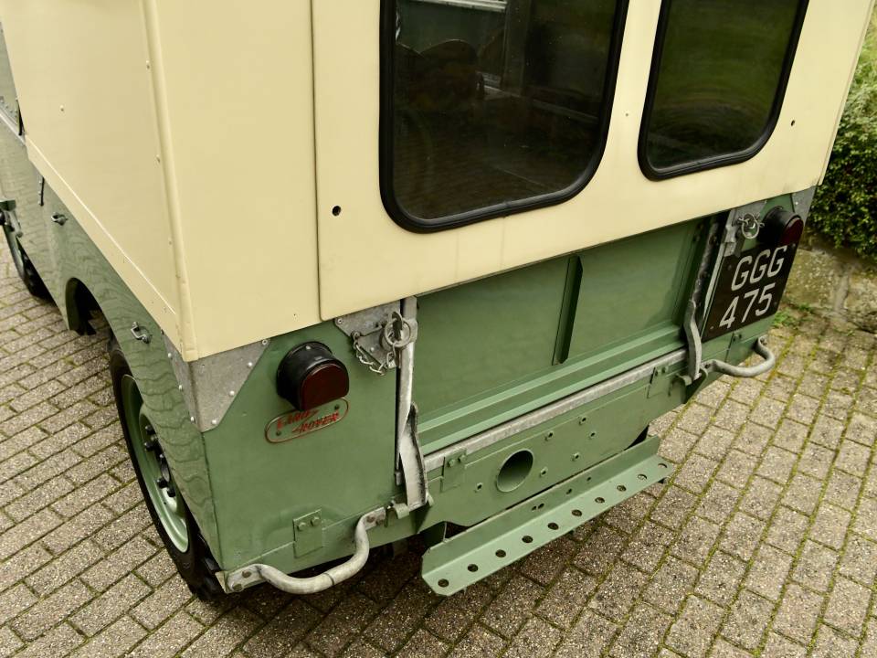 Image 30/44 of Land Rover 80 (1949)