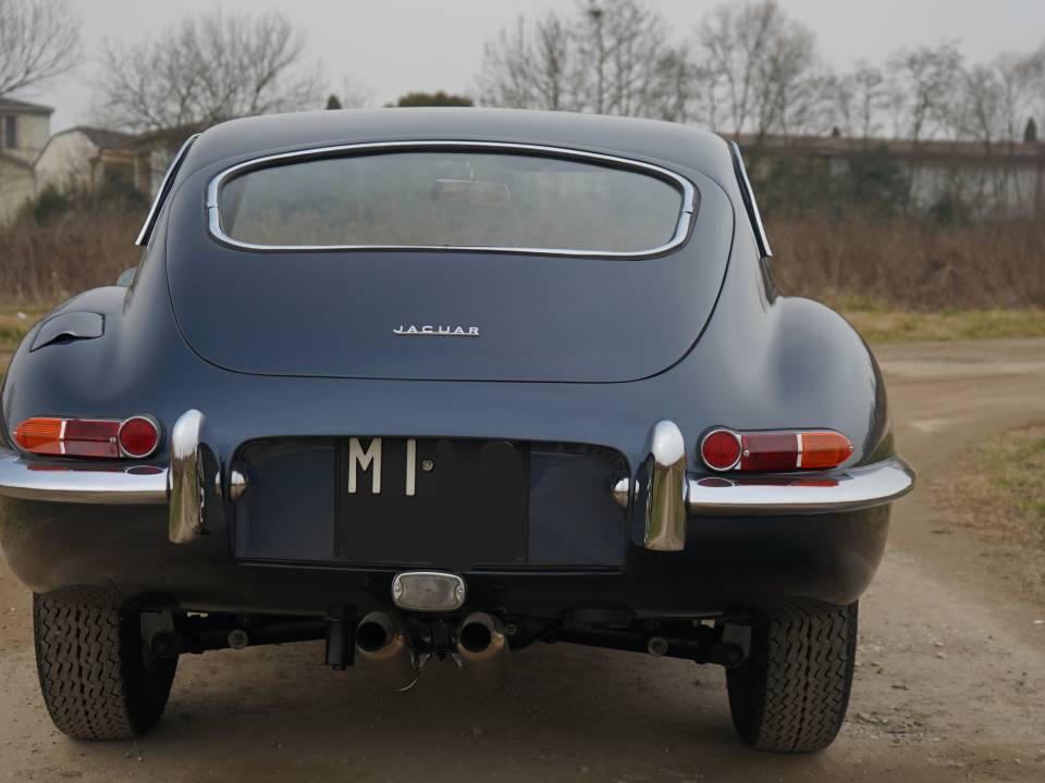 Immagine 13/39 di Jaguar E-Type 3.8 (1962)