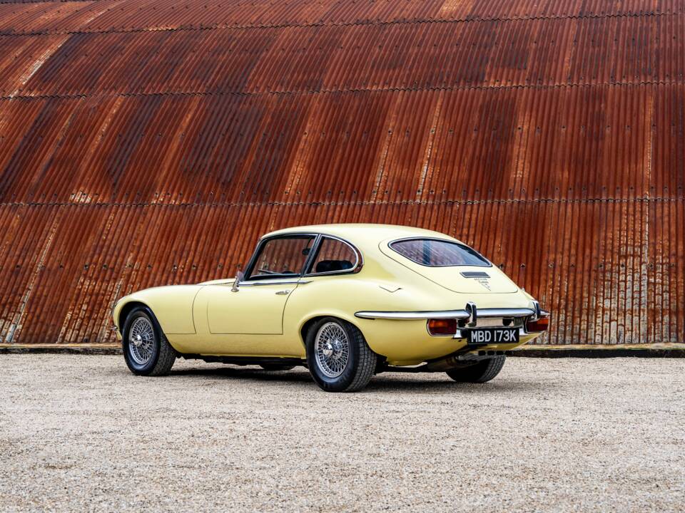 Bild 29/30 von Jaguar E-Type V12 (2+2) (1971)