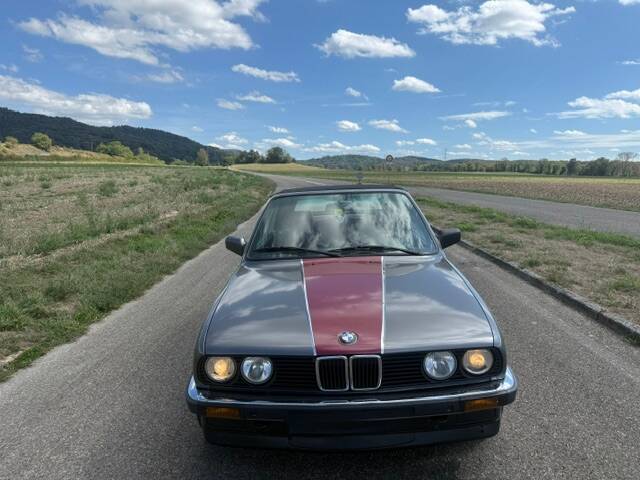 Bild 4/13 von BMW 320i (1990)
