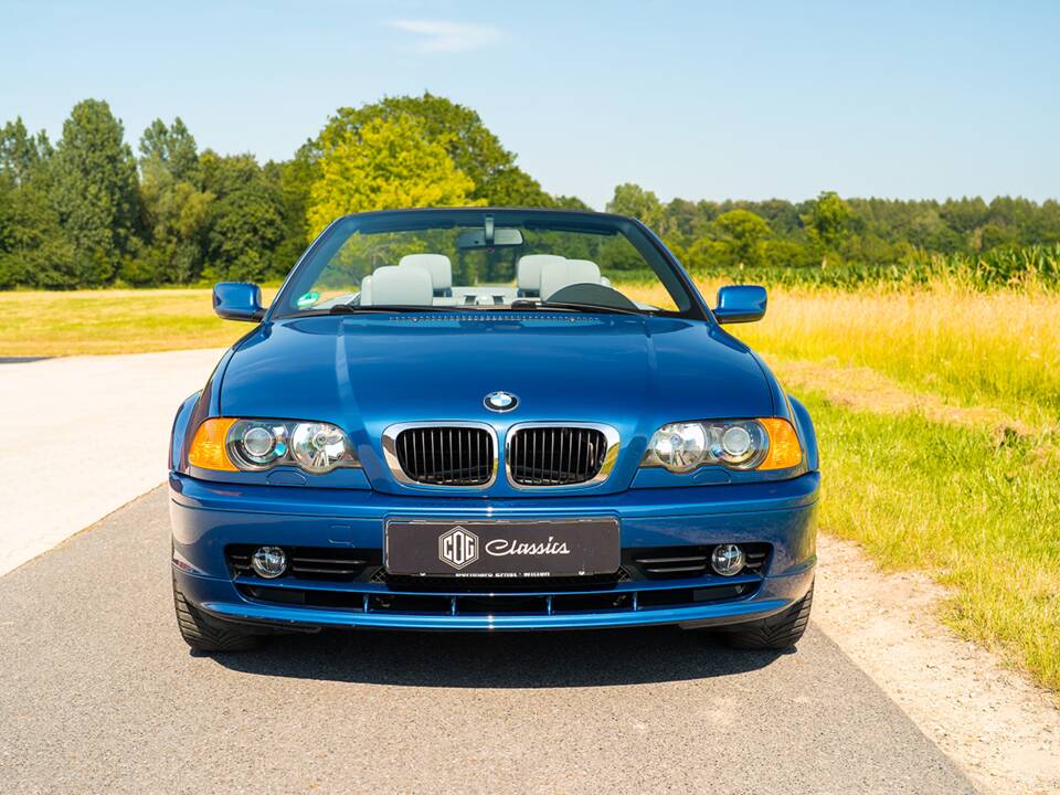 Image 11/31 of BMW 325Ci (2001)