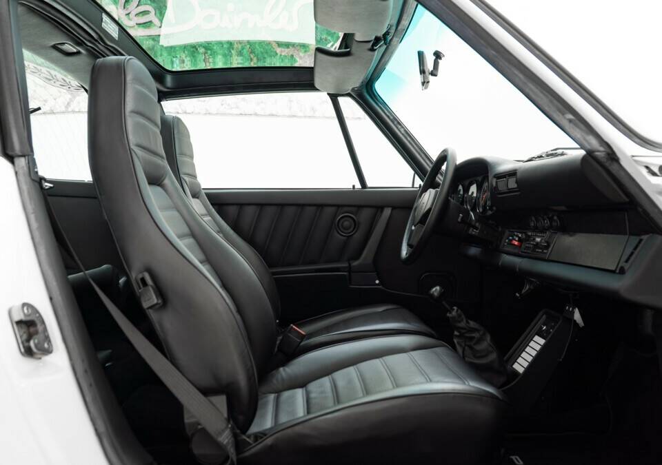 Bild 22/30 von Porsche 911 Carrera 3.2 (1987)