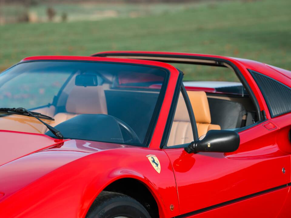 Afbeelding 12/41 van Ferrari 328 GTS (1989)