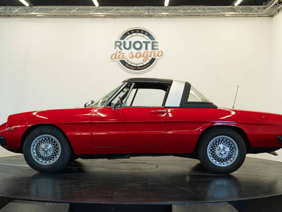 Imagen 5/50 de Alfa Romeo 1600 Spider (1972)