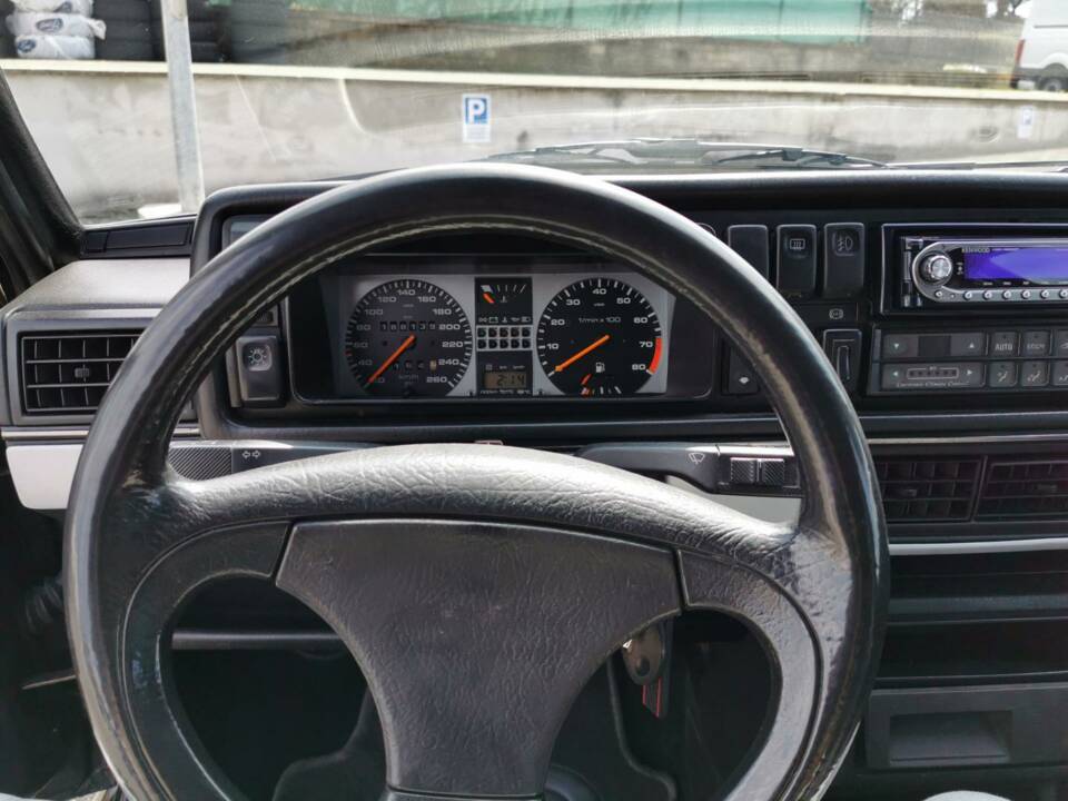 Image 6/45 of Volkswagen Golf II GTi 16V 1.8 (1990)