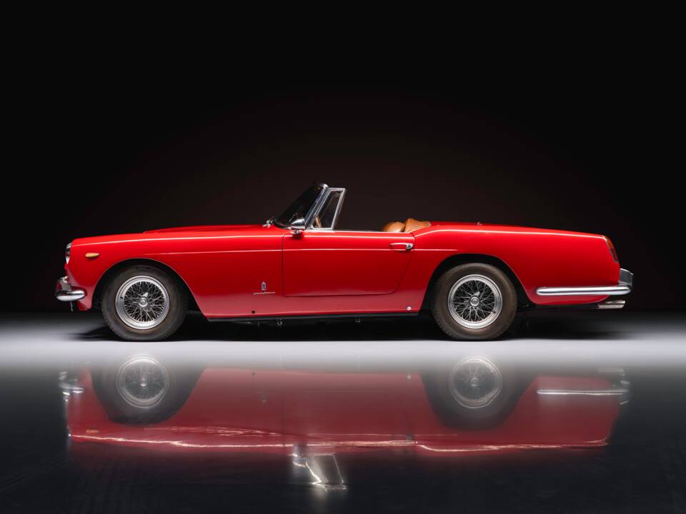 Image 2/14 de Ferrari 250 GT Cabriolet Pininfarina (1961)