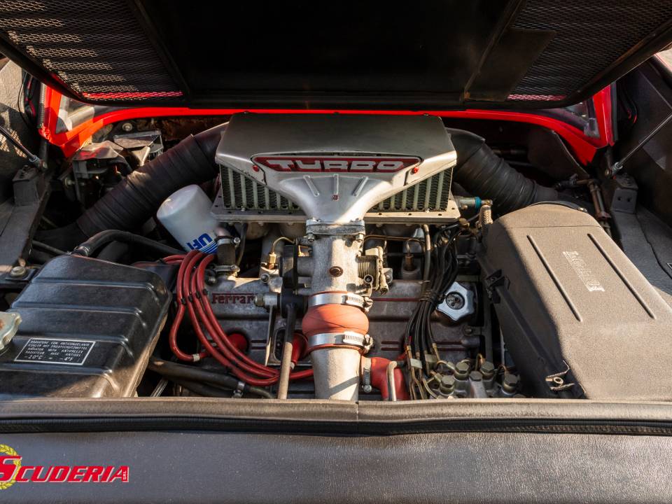 Image 42/49 de Ferrari 208 GTS Turbo (1989)