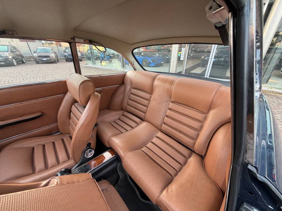 Image 19/27 of Alfa Romeo 1750 GT Veloce (1969)